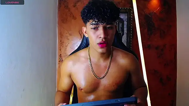 Snapshot of jamescurli_ chatting on March 20, 2025, 3:45 am jamescurli  online show from March 20, 2025, 3:45 am