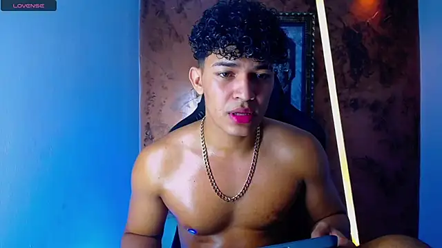 Snapshot of jamescurli_ chatting on March 22, 2025, 4:45 am jamescurli  online show from March 22, 2025, 4:45 am