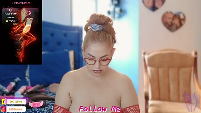 Snapshot of QueenYsuRey chatting on March 11, 2025, 4:40 pm QueenYsuRey online show from March 11, 2025, 4:40 pm