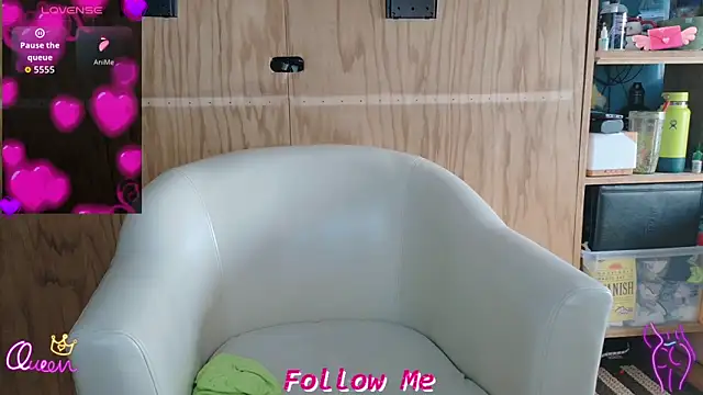 Snapshot of QueenYsuRey chatting on February 26, 2026, 7:24 pm QueenYsuRey online show from February 26, 2026, 7:24 pm