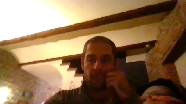 Snapshot of Vespa_Crabo chatting on February 10, 2026, 8:35 pm Vespa Crabo online show from February 10, 2026, 8:35 pm