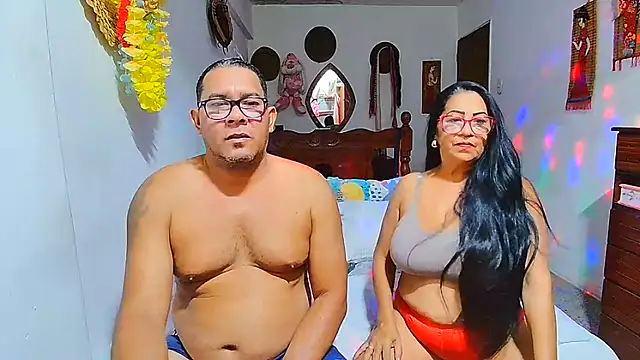 Snapshot of rosi_pamela chatting on June 10, 2026, 11:24 pm rosi pamela online show from June 10, 2026, 11:24 pm