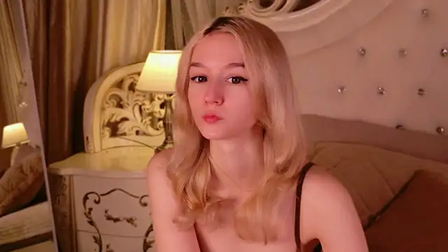 NaomiLoys online show from February 6, 2026, 11:24 am