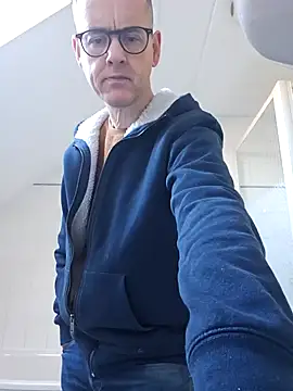 Snapshot of Hectorthyssen1 chatting on February 2, 2025, 12:46 pm Hectorthyssen1 online show from February 2, 2025, 12:46 pm