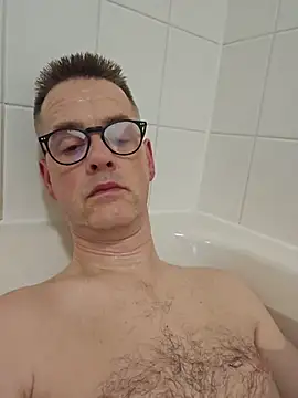 Hectorthyssen1 online show from February 11, 2026, 7:41 pm