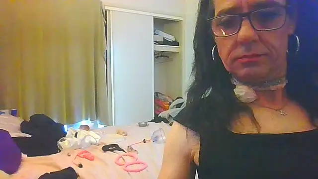 Snapshot of ingrid1982 chatting on February 7, 2026, 10:46 pm ingrid1982 online show from February 7, 2026, 10:46 pm