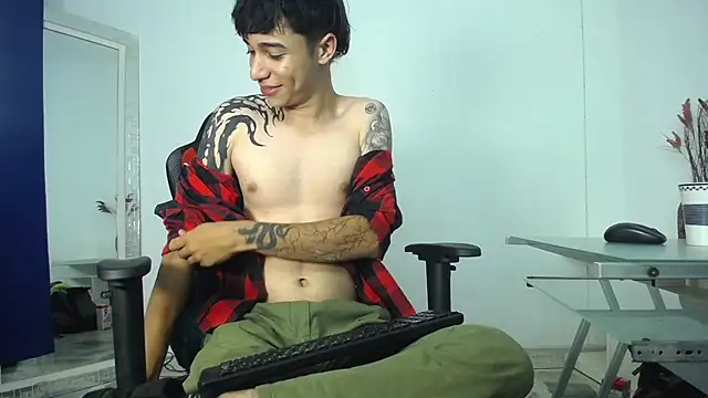 Zacktk7 online show from December 18, 2024, 11:40 pm