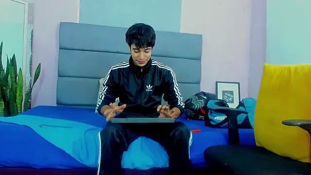 Zacktk7 online show from February 8, 2025, 2:38 pm