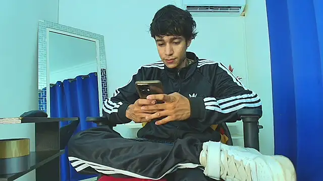 Zacktk7 online show from February 19, 2025, 8:31 pm