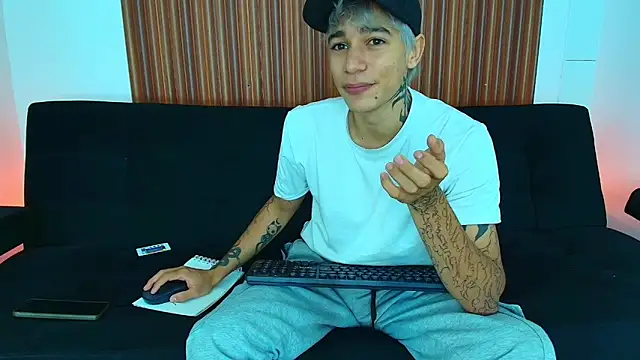 Zacktk7 online show from February 25, 2025, 11:00 pm