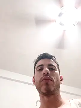 jhonyhot9292 online show from March 3, 2026, 7:47 am