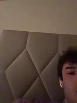 Snapshot of WillfulSurfer chatting on April 15, 2026, 9:48 pm WillfulSurfer online show from April 15, 2026, 9:48 pm