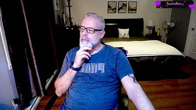 Snapshot of Silverfoxxx-73 chatting on December 23, 2024, 12:57 am Silverfoxxx-73 online show from December 23, 2024, 12:57 am