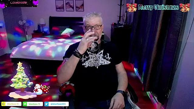 Snapshot of Silverfoxxx-73 chatting on December 25, 2024, 1:10 am Silverfoxxx-73 online show from December 25, 2024, 1:10 am