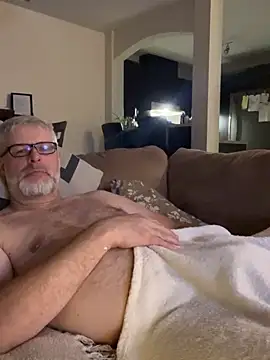 Snapshot of Silverfoxxx-73 chatting on February 8, 2025, 10:51 pm Silverfoxxx-73 online show from February 8, 2025, 10:51 pm