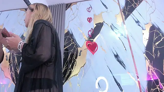 sophiee evanss  online show from February 1, 2025, 3:39 pm