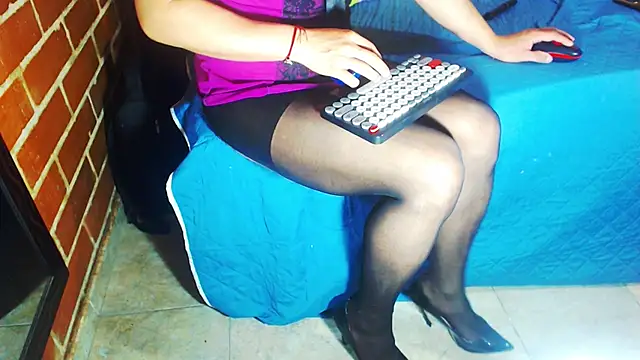 alexandrasexy32 online show from July 31, 2026, 5:23 pm