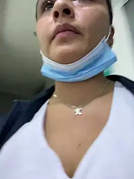 Snapshot of Keittly_ chatting on December 22, 2024, 2:49 am Keittly online show from December 22, 2024, 2:49 am