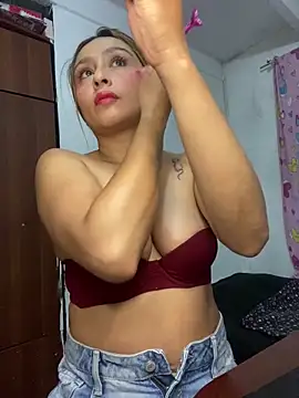 Snapshot of Keittly_ chatting on February 5, 2025, 11:39 pm Keittly online show from February 5, 2025, 11:39 pm