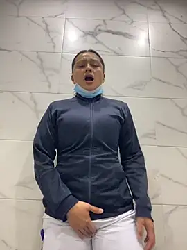 Snapshot of Keittly_ chatting on October 8, 2025, 3:26 am Keittly online show from October 8, 2025, 3:26 am