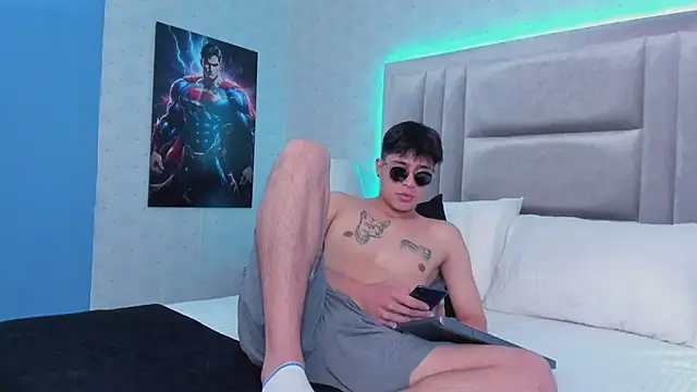 MikeStonnee online show from February 8, 2025, 11:02 pm