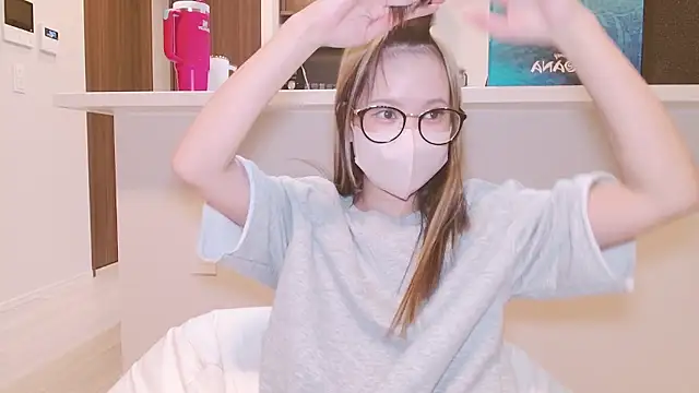  hina chan  online show from February 22, 2026, 1:42 pm