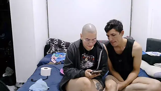 luxandracon23 online show from November 15, 2025, 12:52 am