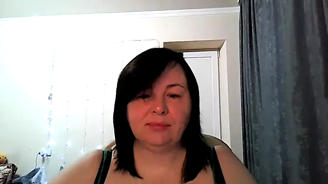 EmiliaLooo online show from March 10, 2026, 4:06 am