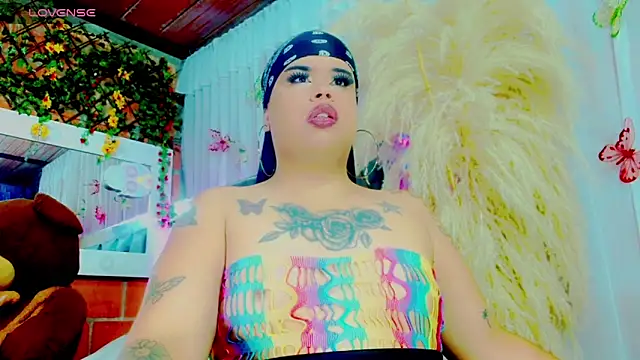 nauthyvalentina online show from March 8, 2026, 8:23 pm