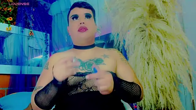 nauthyvalentina online show from April 12, 2026, 2:33 pm