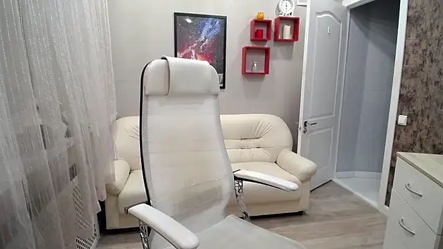 Milla Cutie18 online show from December 5, 2025, 6:44 am