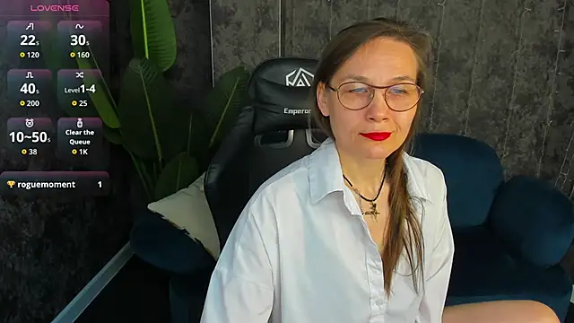 Lillian White online show from May 20, 2026, 1:01 am