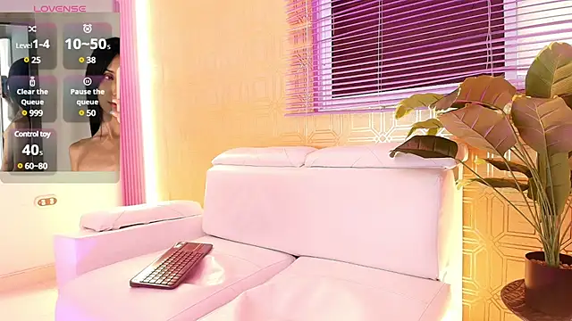 Snapshot of Bella19_ chatting on March 3, 2025, 7:39 pm Bella19  online show from March 3, 2025, 7:39 pm