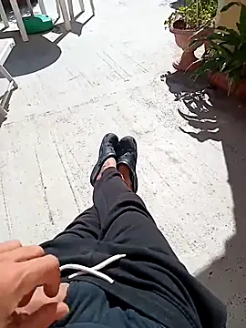 Snapshot of MrTamburine22 chatting on October 2, 2025, 11:17 am MrTamburine22 online show from October 2, 2025, 11:17 am