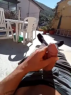 Snapshot of MrTamburine22 chatting on October 6, 2025, 11:29 am MrTamburine22 online show from October 6, 2025, 11:29 am