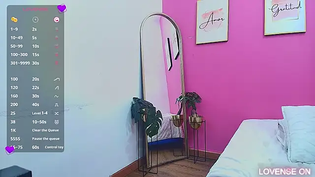 Snapshot of hornybarelylegalgirl chatting on March 13, 2025, 12:56 pm hornybarelylegalgirl online show from March 13, 2025, 12:56 pm