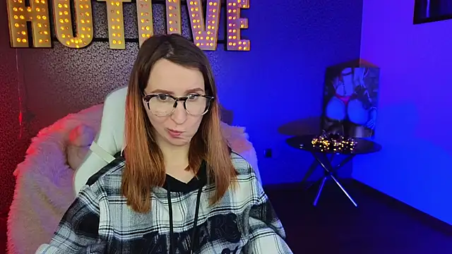 Snapshot of AliceBYKiss chatting on December 13, 2024, 12:17 pm AliceBYKiss online show from December 13, 2024, 12:17 pm