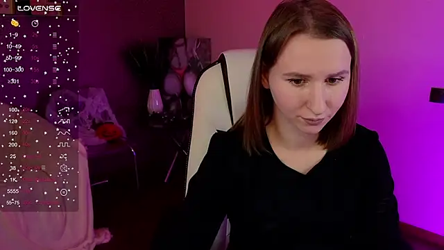 Snapshot of AliceBYKiss chatting on November 8, 2025, 6:40 pm AliceBYKiss online show from November 8, 2025, 6:40 pm