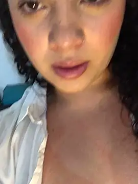 Snapshot of Julieta_333 chatting on March 17, 2025, 1:39 pm Julieta 333 online show from March 17, 2025, 1:39 pm