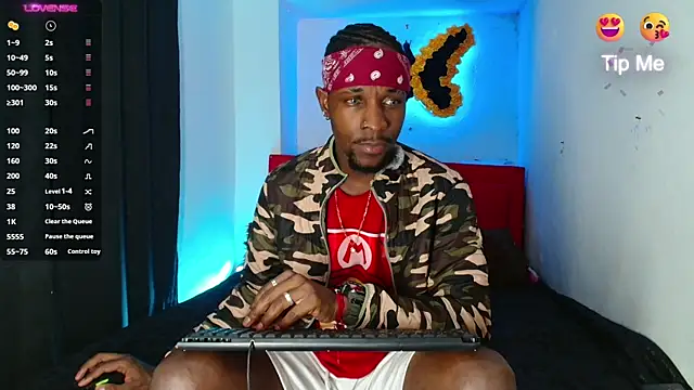 Aroonpapisex online show from April 19, 2026, 5:51 am