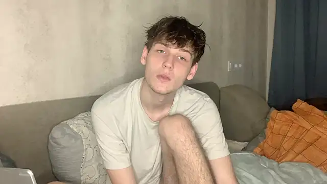 cutie guys online show from December 21, 2024, 6:23 pm