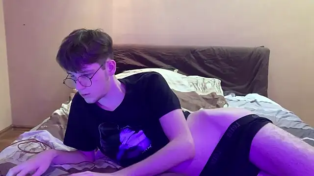 cutie guys online show from January 18, 2025, 3:49 pm