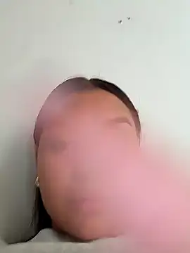 Snapshot of Val_clarck chatting on December 20, 2024, 4:04 pm Val clarck online show from December 20, 2024, 4:04 pm