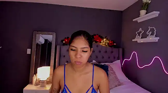 Snapshot of MadyLust chatting on December 7, 2024, 12:08 am MadyLust online show from December 7, 2024, 12:08 am