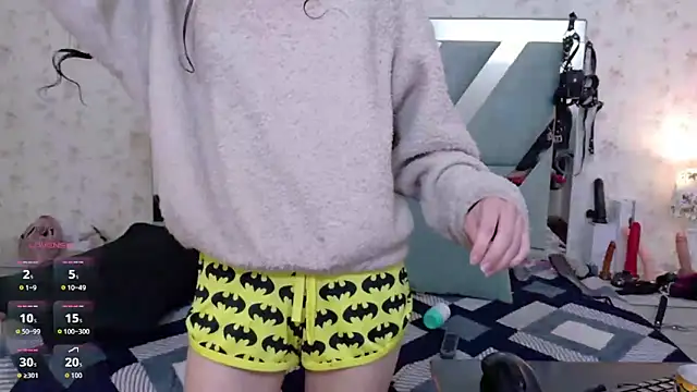 Queenjenn   online show from February 26, 2026, 10:14 am