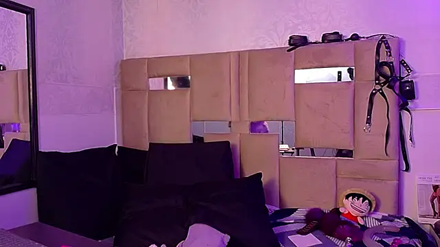 Queenjenn   online show from March 20, 2026, 5:34 am