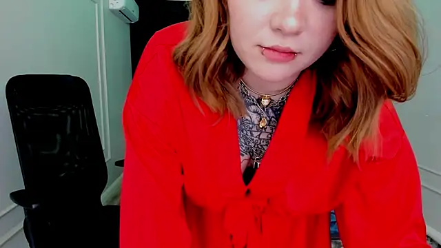 Snapshot of MoonLghte chatting on January 27, 2025, 5:37 pm MoonLghte online show from January 27, 2025, 5:37 pm