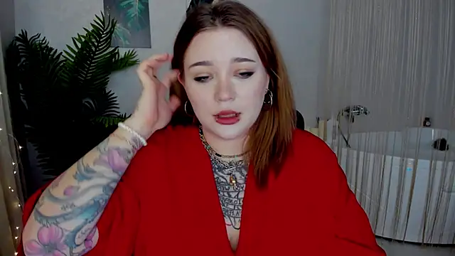 Snapshot of MoonLghte chatting on February 12, 2025, 7:35 pm MoonLghte online show from February 12, 2025, 7:35 pm