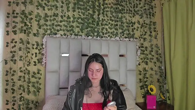 jenifer  power10 online show from March 13, 2025, 3:39 pm