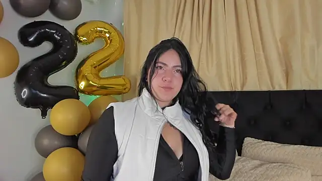 jenifer  power10 online show from October 4, 2025, 10:41 pm